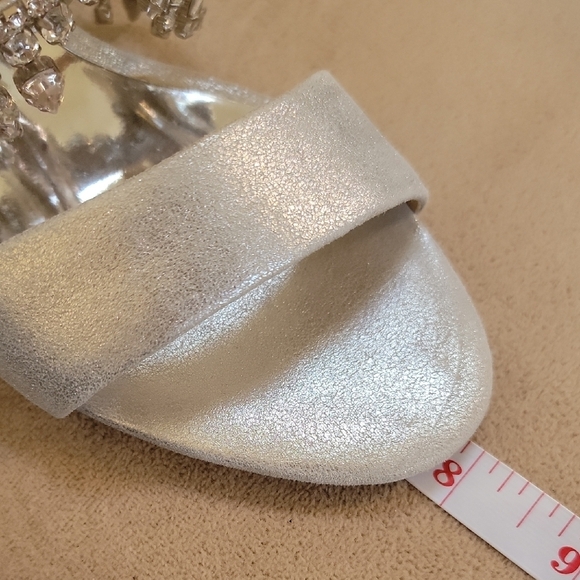 Badgley Mischka Women's Silver Heels Size 6.5 EUC - Picture 10 of 11